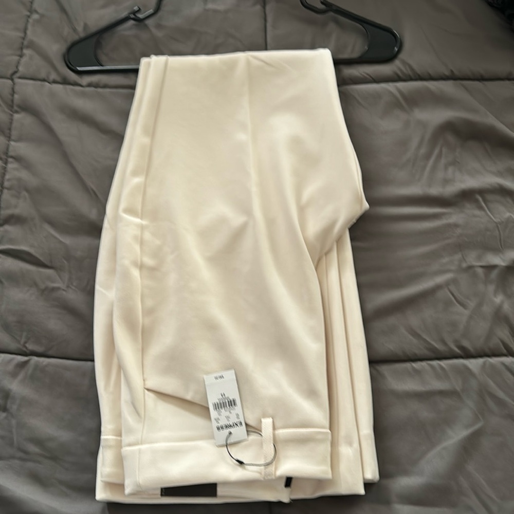 New Express Flare Mis Rise casual slacks size 6S
